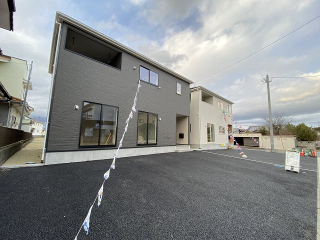 NEW【いわき市泉町第7　全2棟／1号棟】　■選べる最新家電！特別キャンペーン♪のその他|同施工◆カースペースの写真です◆
陽当りの良い駐車場は週末の洗車も快適です♪お車の他にも、自転車をとめられそうなスペースもございます。
