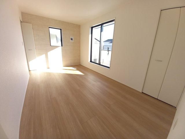 ◇泉町下川　3期　全5棟　1号棟　新生活応援キャンペーン実施中◇の洋室|◆居室の写真です◆　寝室以外にも、趣味のお部屋にもお使いいただけます♪　子供部屋や主寝室などお部屋の使い分けができ、家族で暮らしやすいです！

