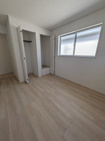 ◆＜期間限定キャンペーン開催♪＞【小名浜花畑町第4】　全2棟／2号棟！の洋室|同施工■□■居室の写真です■□■　
寝室にも、子供部屋にも、趣味のお部屋にもお使いいただけます♪