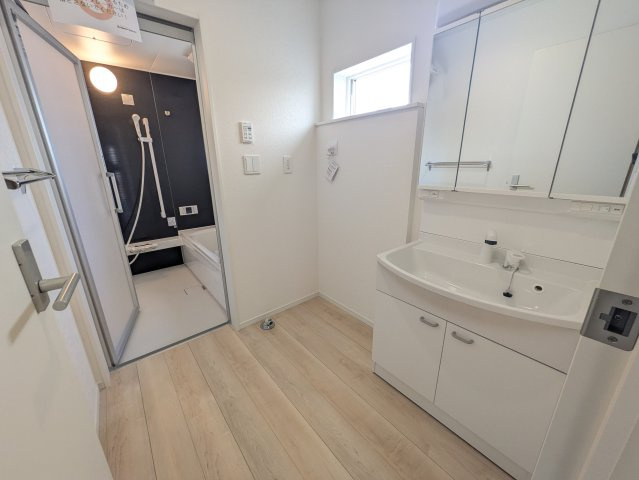 ◆＜期間限定キャンペーン開催♪＞【小名浜花畑町第4】　全2棟／2号棟！の独立洗面台|独立洗面台あり、毎朝おしゃれに忙しい女性の方におすすめです