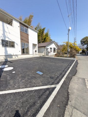 【いわき市錦町第32】　4号棟　※必ずもらえる選べるキャンペーン実施中！の前面道路含む現地写真|◆外壁仕上げ材は窯業系サイディング。裏面に付着した汚れが、雨水によって流れ落ちやすい「防汚機能付きサイディング」を採用。外壁の美しさが長持ちします♪