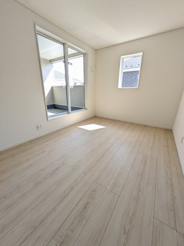 3/16価格変更　【いわき市錦町第32】　2号棟　※必ずもらえる選べるキャンペーン実施中！の洋室|同施工■□■居室の写真です■□■　
木の温もりがナチュラルでくつろげる空間ですね。