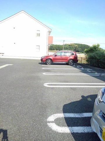 サンリット　レジデンスの駐車場