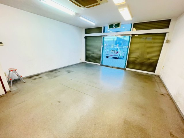 上原町貸店舗の内装