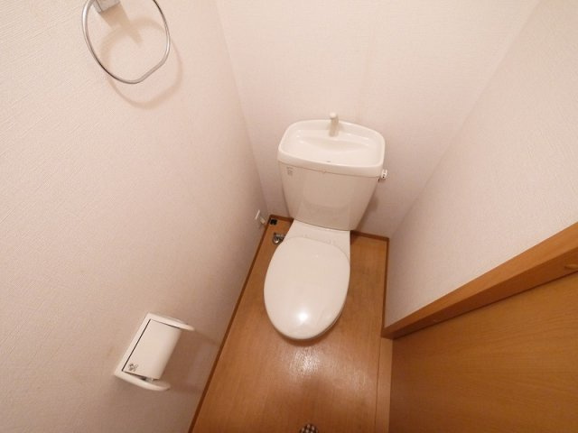 ルンルアン高畑のトイレ|シンプルで使いやすいトイレです