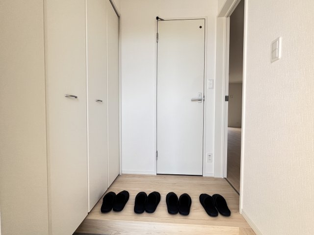 ●鈴鹿市桜島町第4 新築戸建【全7棟】の玄関
