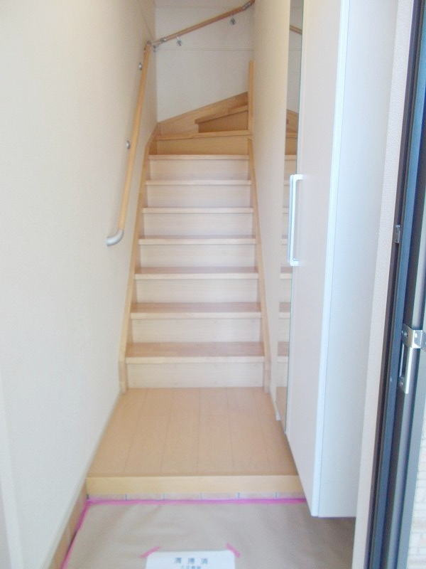 横浜市戸塚区平戸町のアパートの玄関