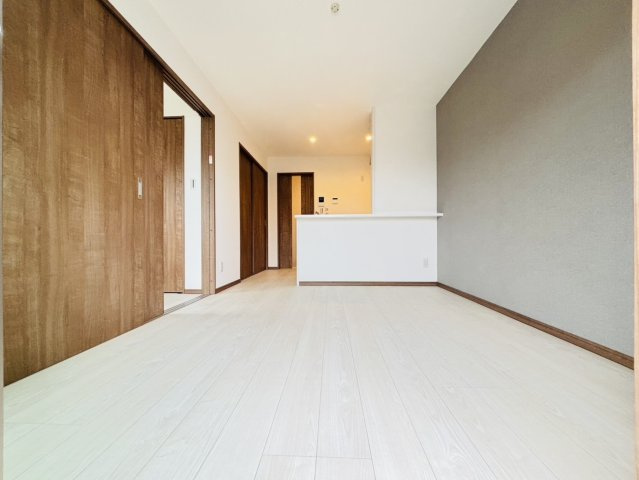 筑紫野市美咲のアパートの居間・リビング|別号数タイプ