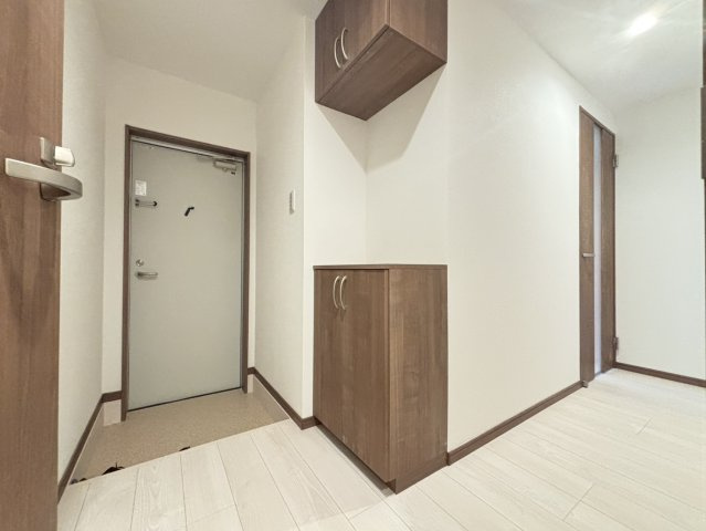 筑紫野市美咲のアパートの玄関|別号数タイプ