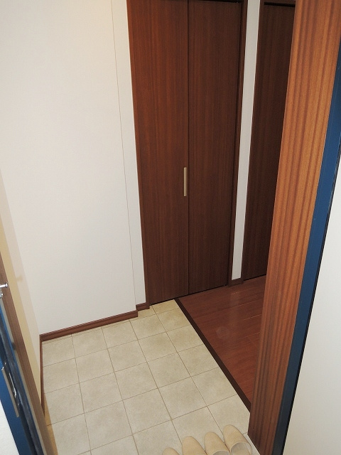 プルミエール南本町の玄関