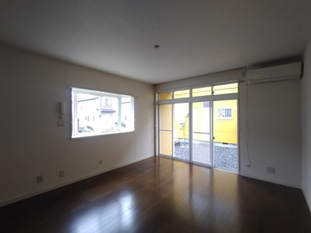 サニーガーデンハウスＡの居間・リビング