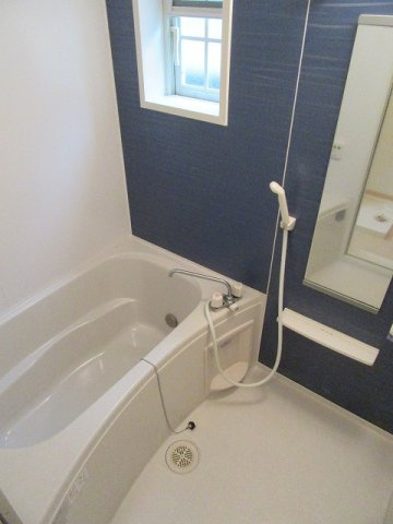 サンシャイン　Ｃの浴室|日々の疲れを癒すお風呂付です