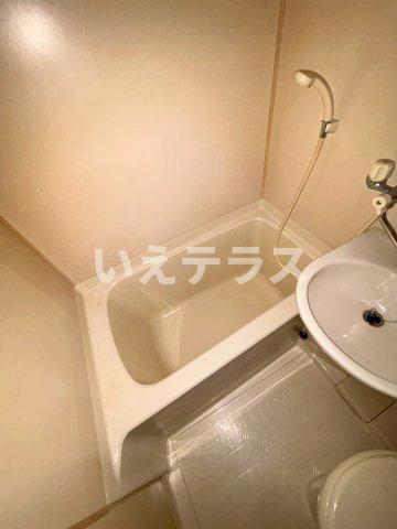 ジュネス神戸の浴室