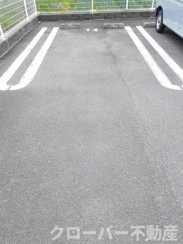 カーサ　フェリーチェ　Ⅱの駐車場