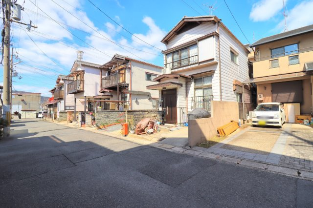 大宅関生町の前面道路含む現地写真