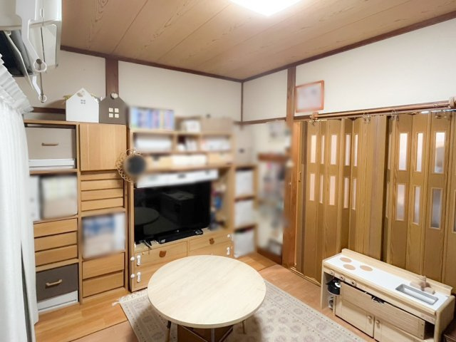 大宅関生町の居間・リビング