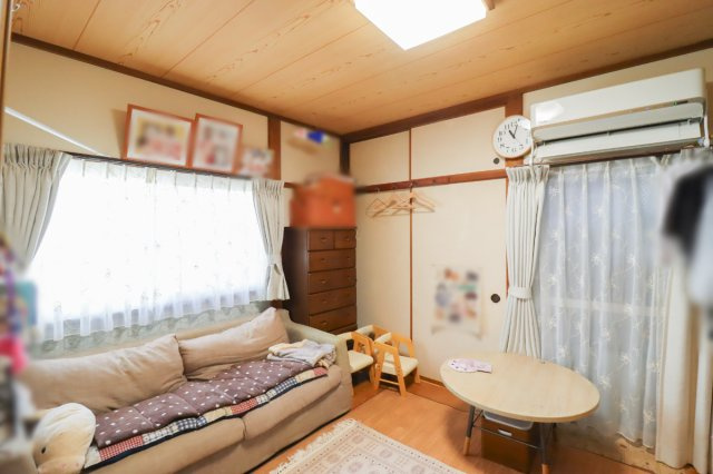 大宅関生町の居間・リビング