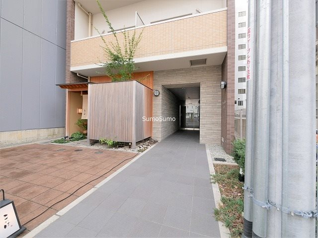 プルミエール南本町のエントランス|落ち着いたエントランスです