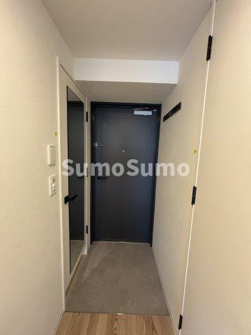 クロスレジデンス阿波座の玄関