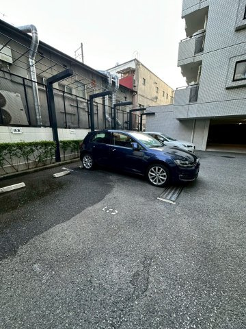 カサベラ岡本の駐車場
