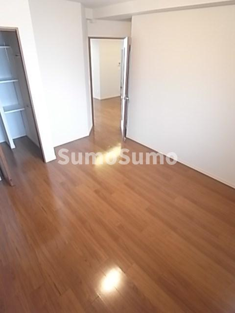 イーグル山手の寝室|落ち着いた色調の寝室です