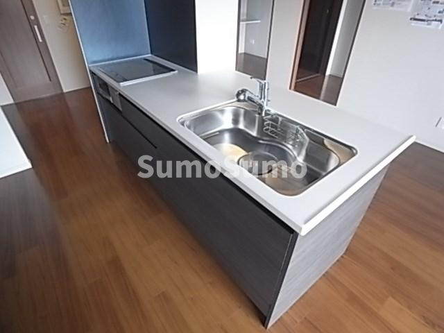 イーグル山手のキッチン|コンパクトなキッチンで掃除もラクラク