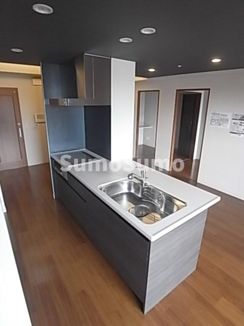 イーグル山手のキッチン|コンパクトなキッチンで掃除もラクラク