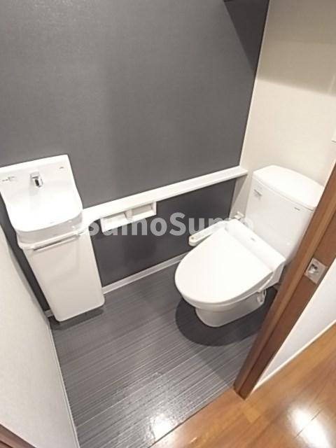 イーグル山手のトイレ|落ち着いたトイレです