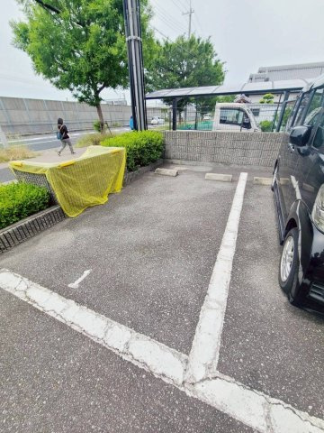 パールレジデンスⅡの駐車場