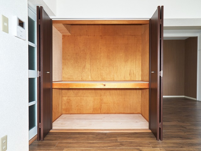 大沢マンションの収納|リビングの収納