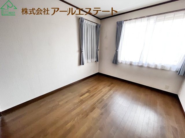 加古川市西神吉町岸　　中古戸建の寝室