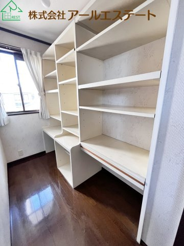 加古川市西神吉町岸　　中古戸建の収納