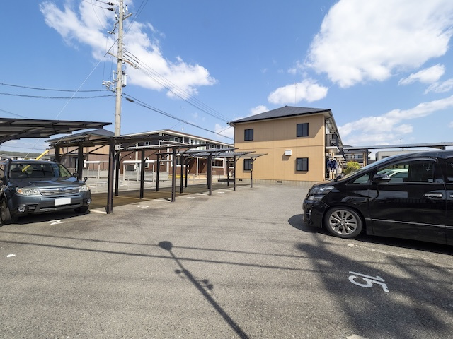 エステート藤木の駐車場