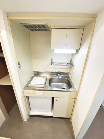 宝塚市湯本町の賃貸マンションのキッチン|お料理しやすいキッチンです