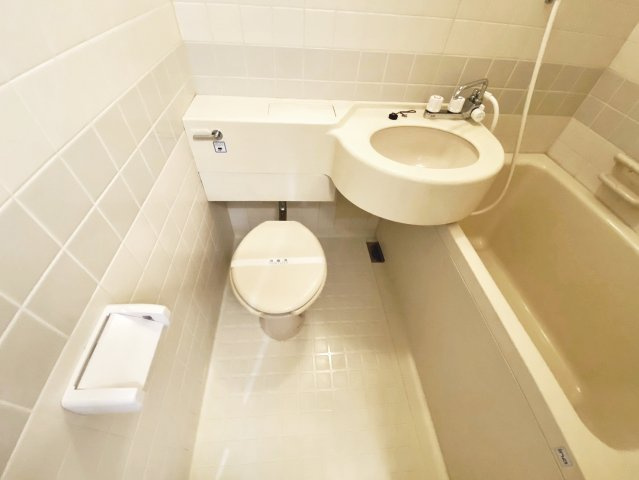 宝塚市湯本町の賃貸マンションの浴室|お風呂です