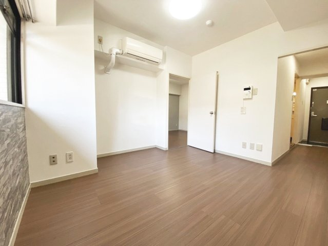 宝塚市湯本町の賃貸マンションの居間・リビング|ゆったり過ごせるリビングです