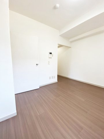 宝塚市湯本町の賃貸マンションの居間・リビング|居間です