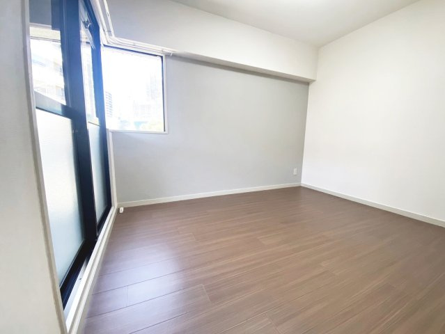 宝塚市湯本町の賃貸マンションの居間・リビング|おしゃれな居間です