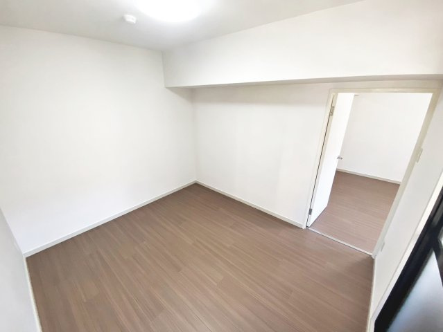 宝塚市湯本町の賃貸マンションの居間・リビング|おしゃれな居間です