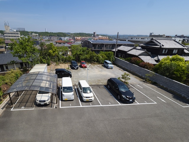 アステヒル神戸の駐車場