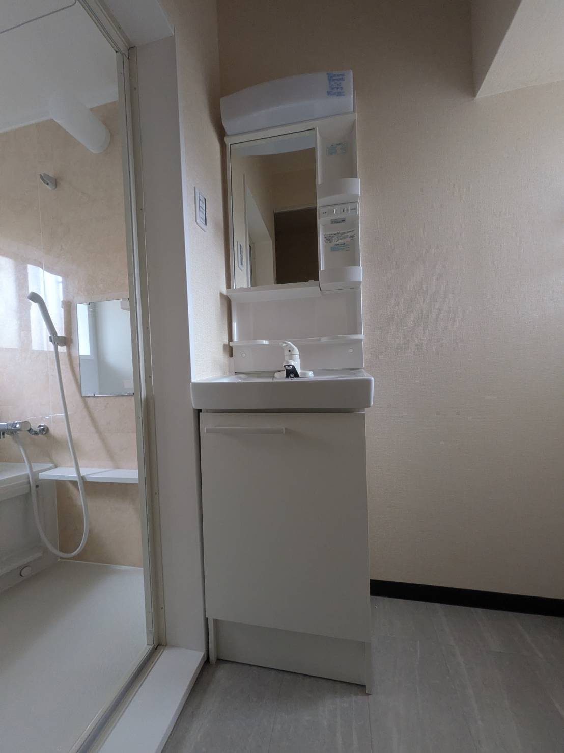 門戸西町4戸建ての洗面所|新品