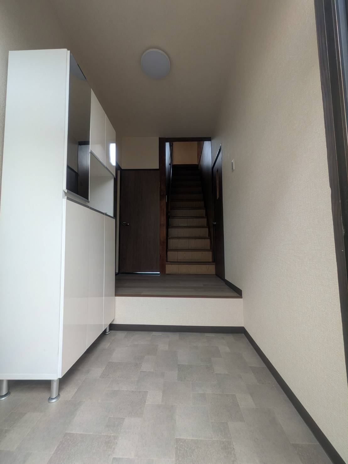 門戸西町4戸建ての玄関|玄関収納あり