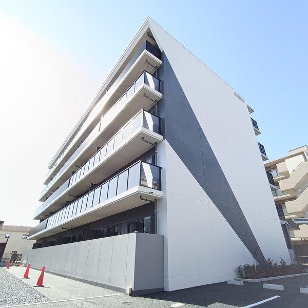 大和市西鶴間３丁目の賃貸マンションの外観