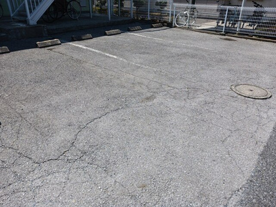 【駐車場】 | エクセレントヒデＢ | 駐車場に車を止められます