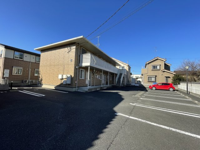 アルティスタ　Bの駐車場