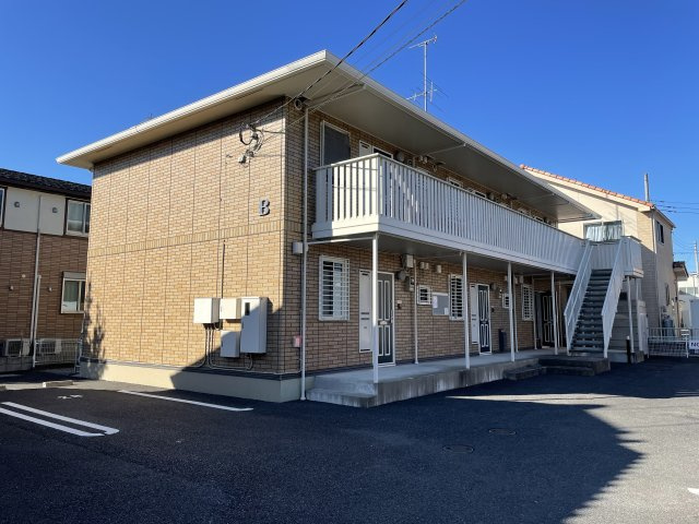 アルティスタ　B