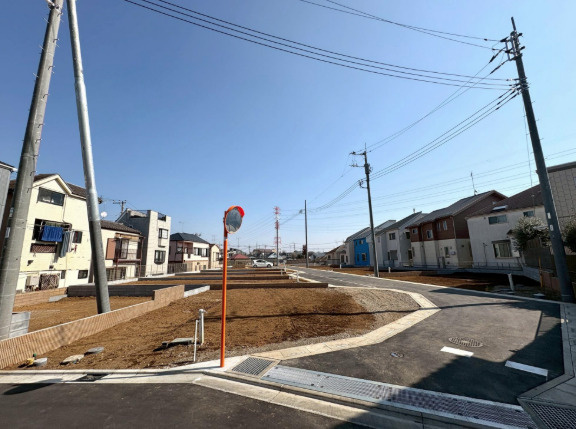 新築/朝霞市根岸台７丁目　全１２棟の前面道路含む現地写真|前面道路含む現地写真です