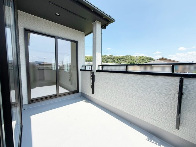 新築戸建　ブルーミングガーデン園部町横田1号2期のバルコニー|現地写真