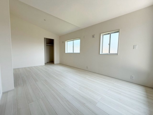 新築戸建　ブルーミングガーデン園部町横田1号2期の洋室|現地写真