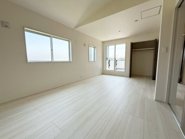 新築戸建　ブルーミングガーデン園部町横田1号2期の洋室|現地写真